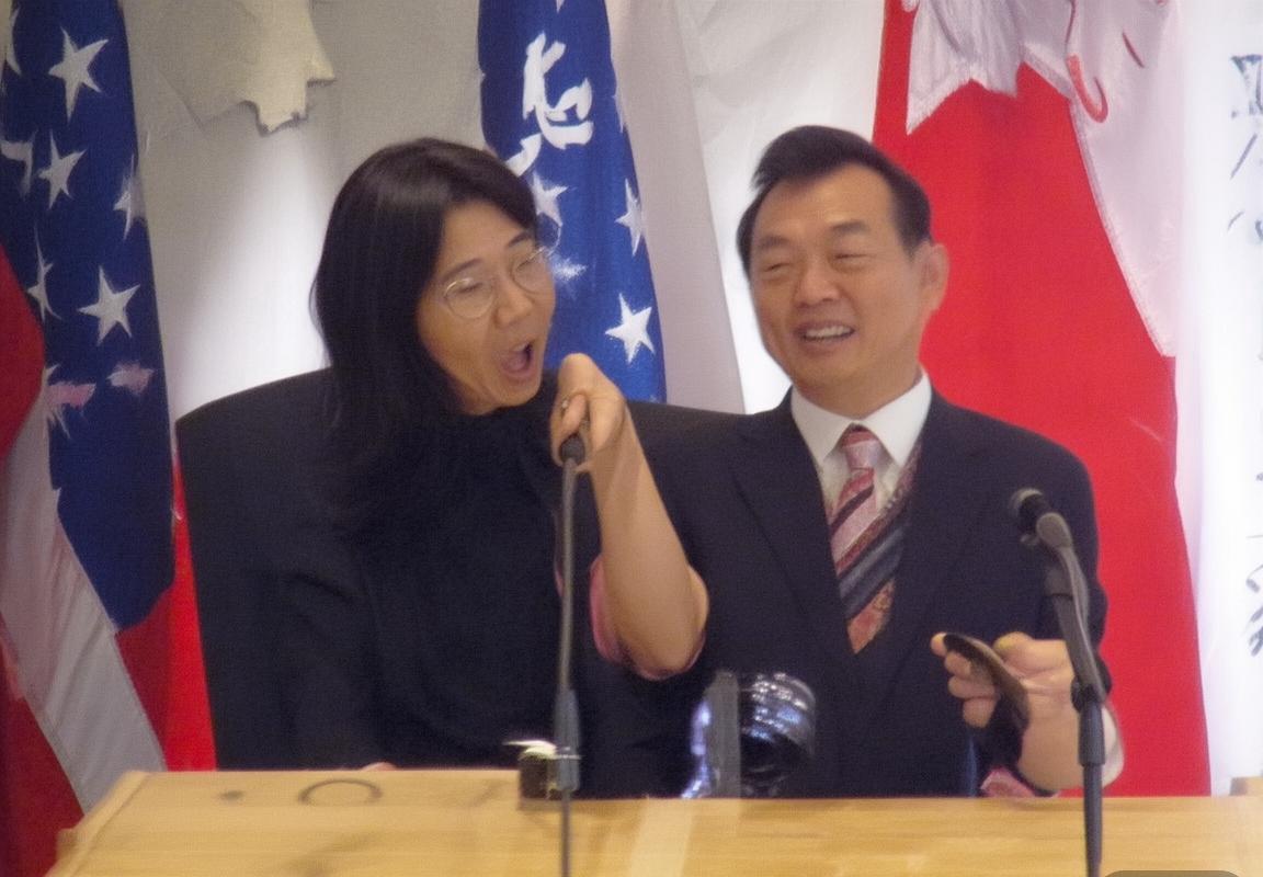 巴塞罗那vs里昂欧冠激战：1:1平局背后的故事与悬念解析(图2)